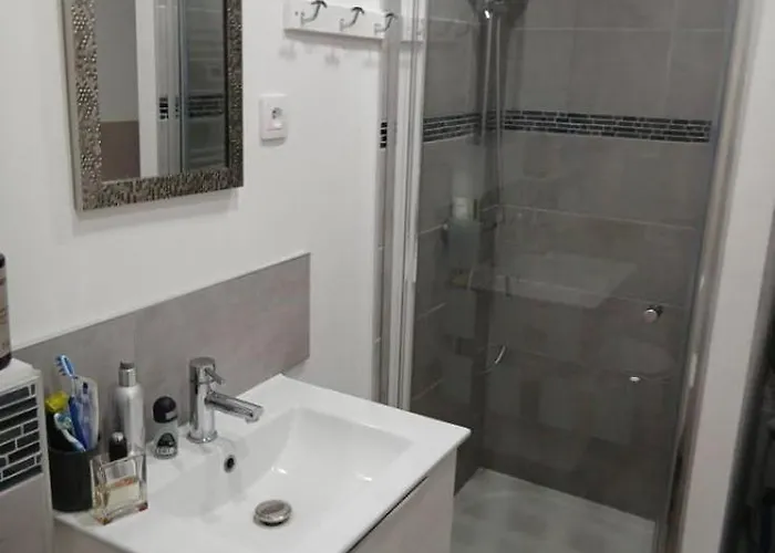 Vue Et Piscine Appartement