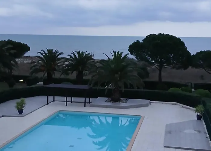 Vue Et Piscine *